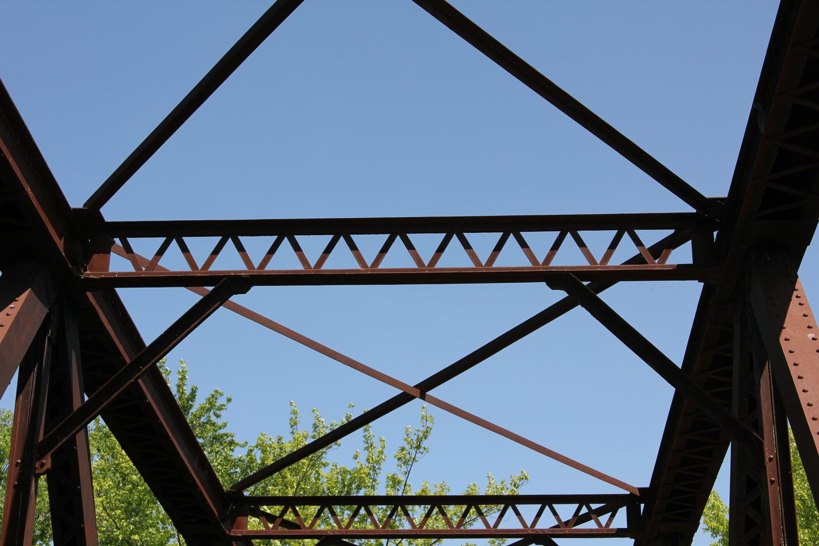 Sway bracing, north span (span #4)